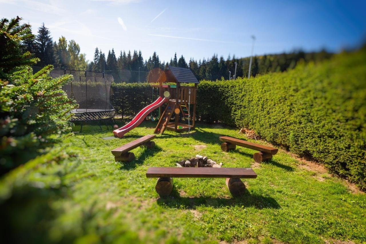Vila Sekvoj Harrachov Luaran gambar