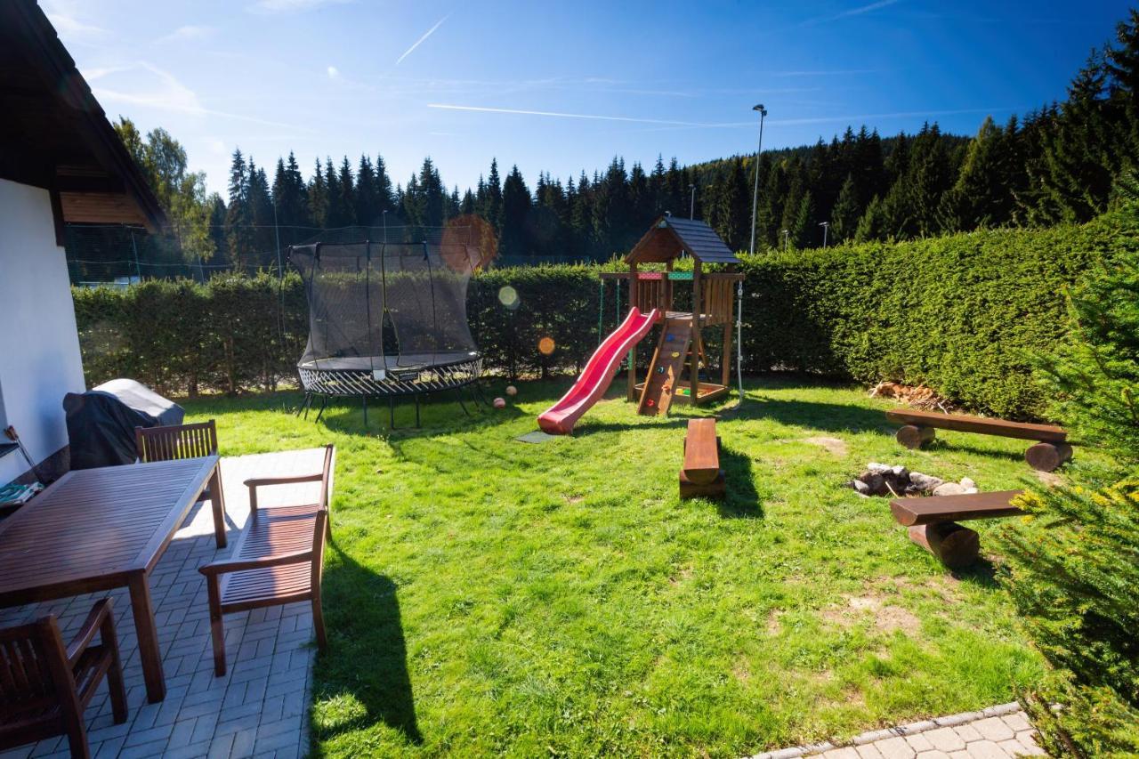 Vila Sekvoj Harrachov Luaran gambar