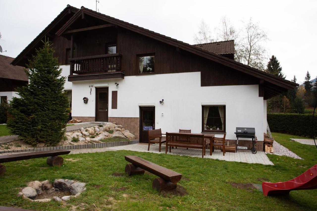Vila Sekvoj Harrachov Luaran gambar