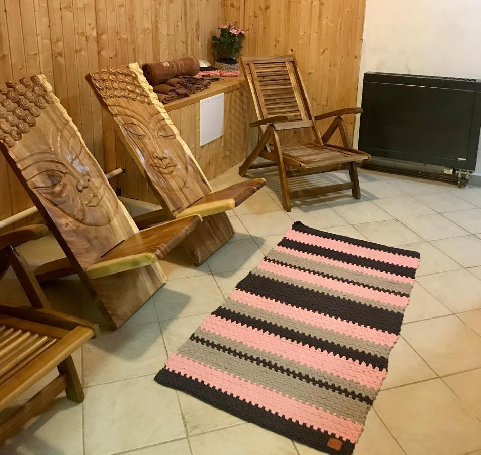 Vila Sekvoj Harrachov Luaran gambar